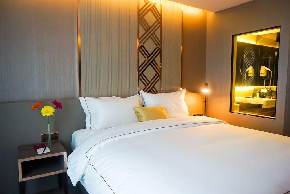 Glow Sukhumvit 5 Banguecoque Exterior foto