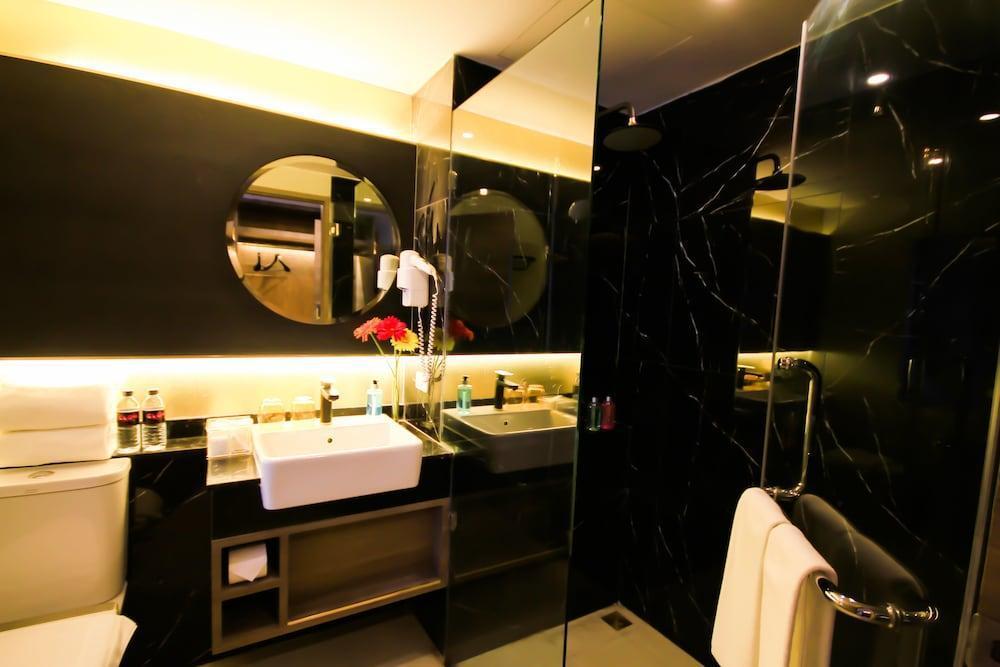Glow Sukhumvit 5 Banguecoque Exterior foto